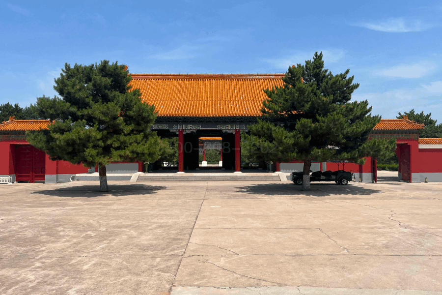 中华永久陵园环境图